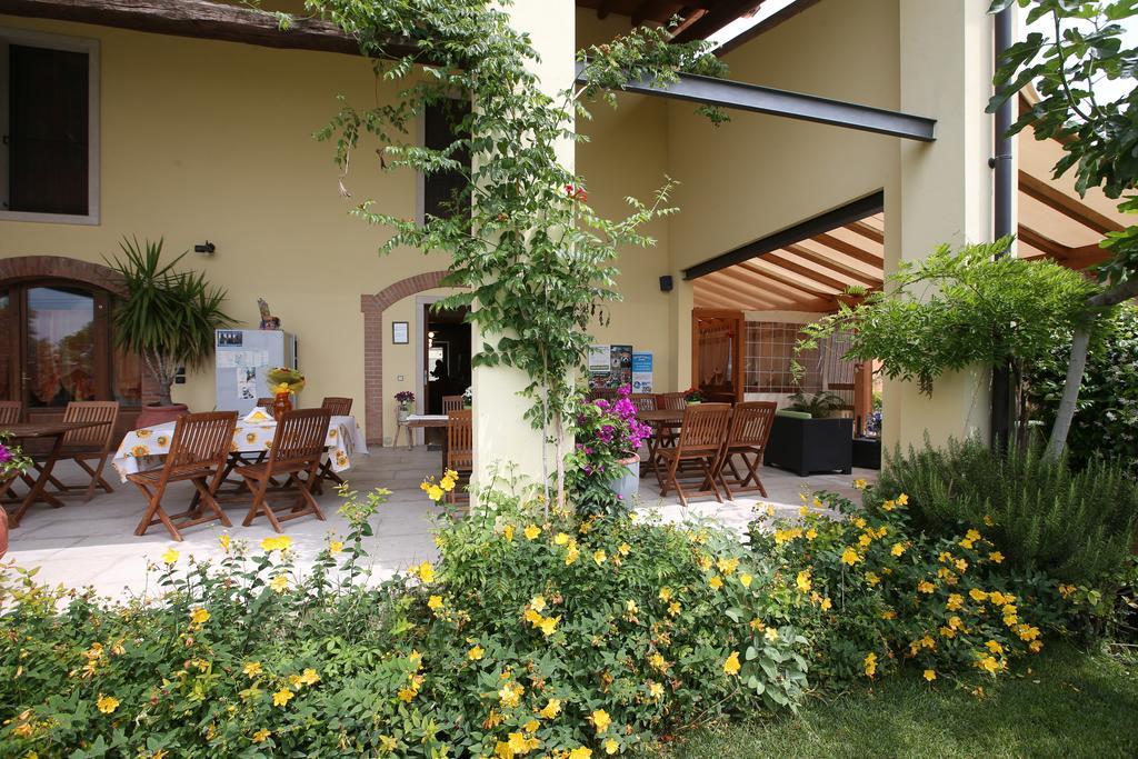 Agriturismo La Palazzina Castelnuovo del Garda Exterior foto